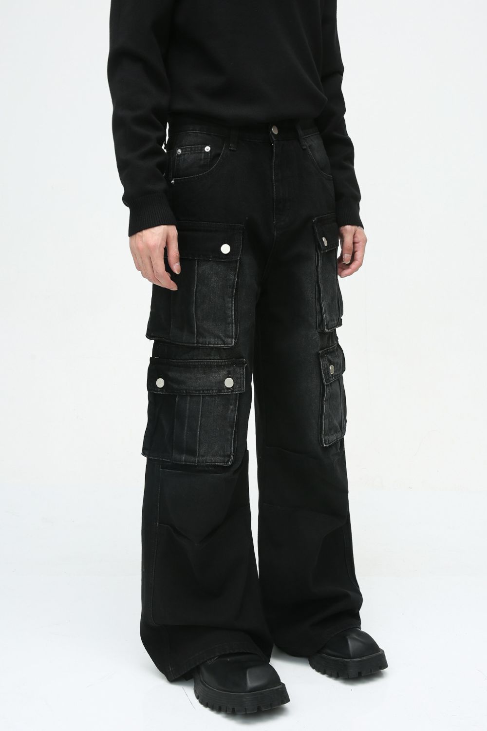 pantaloni dripMilanese, con il design raffinato e minimalista